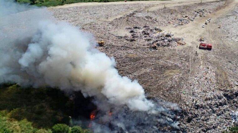 В Тернопільській області загорілось сміттєзвалище