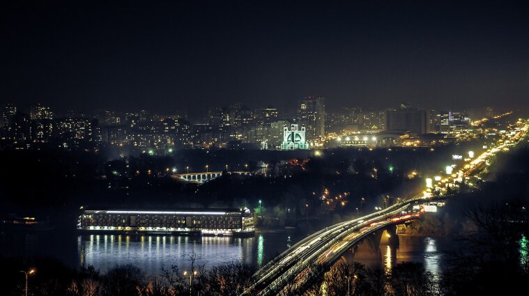 С сегодняшнего дня в Киеве возобновляется автомобильное движение по мостам Метро и Патона