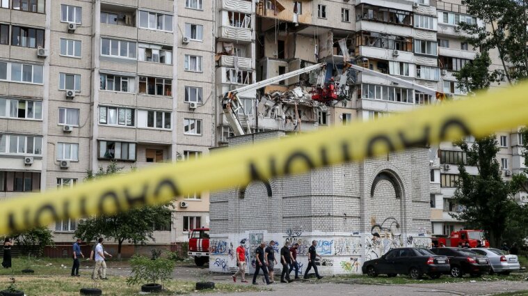 Взрыв дома на Позняках: на месте спасатели обнаружили арсенал оружия - КГГА