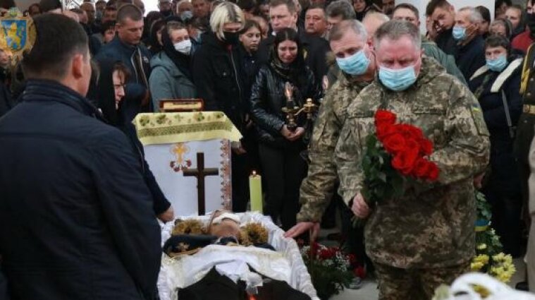 У Львівській області поховали курсанта, який загинув під час катастрофи Ан-26