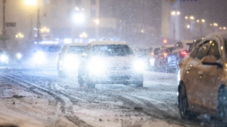 Дощі та мокрий сніг обіцяють синоптики по всій Україні