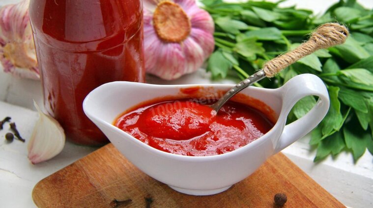 Готовим домашний кетчуп: заменит соус и томатную пасту
