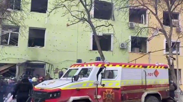 Обстрел детской больницы в Мариуполе: погибли три человека