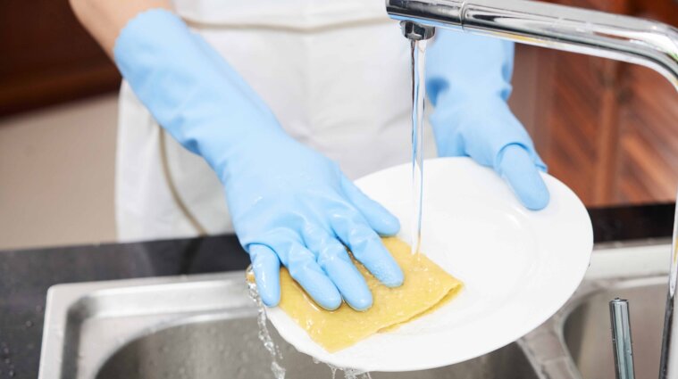 Как правильно мыть посуду: советы для хозяек