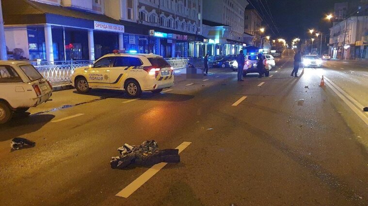 В Ровно пьяный водитель на скорости сбил мужчину, а затем пытался скрыться (фото)