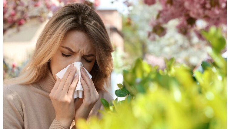 Сезонная аллергия: основные симптомы и как с ней справиться