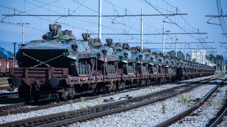 Україна отримає від Словенії 35 бойових машин піхоти М-80 - фото