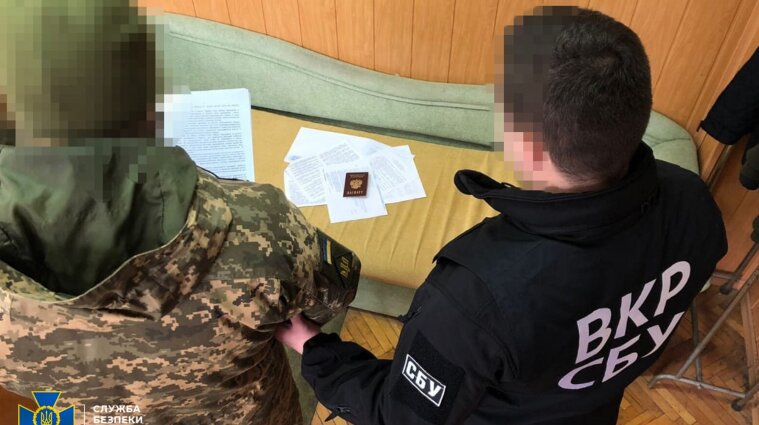 Український військовослужбовець збирав секретні оборонні відомості