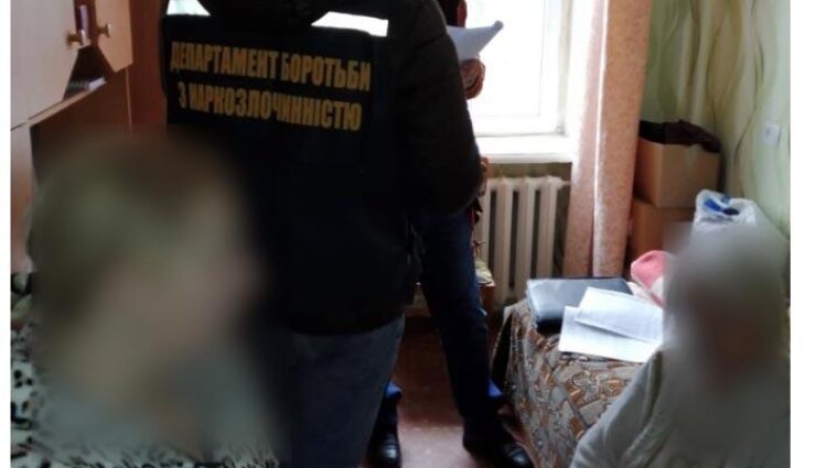 На Полтавщині двоє пенсіонерок організували наркобізнес (фото)
