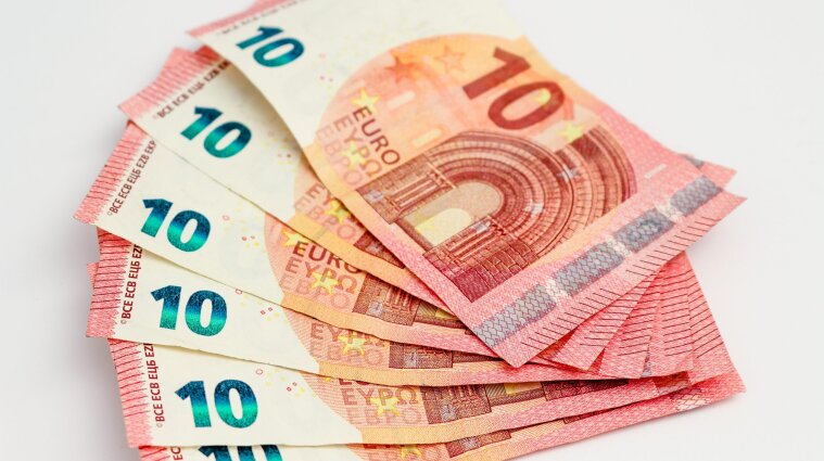 В Евросоюзе запретят расчеты в евро на сумму более 10 тысяч гривен