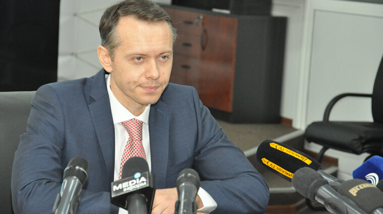 Міністр інфраструктури відсторонив директора Одеського морпорту від обов'язків