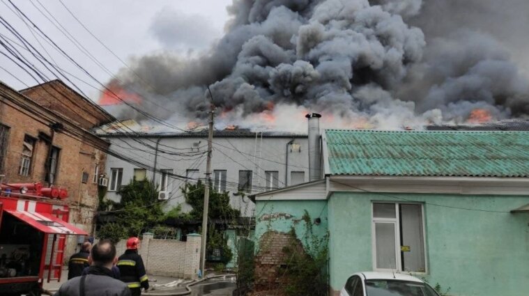 В Виннице горело офисное здание: погиб человек