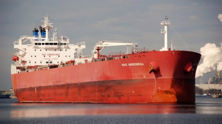 У берегов Англии захватили нефтяной танкер: спецназ менее чем за 10 мин освободил экипаж
