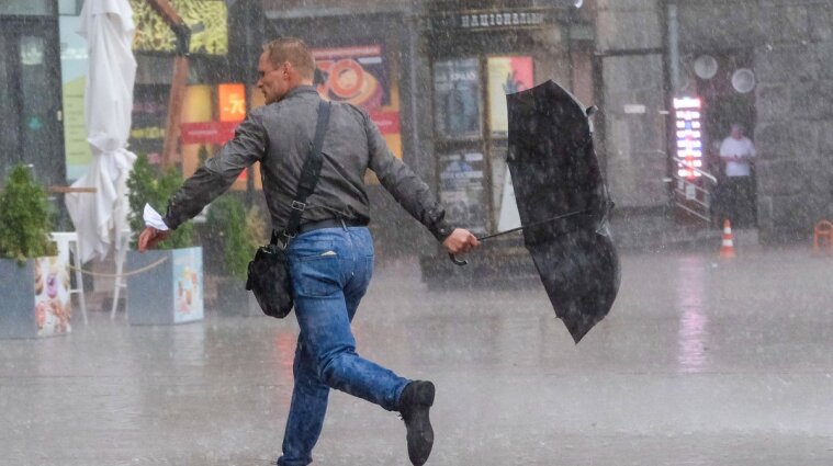 В Україні до кінця тижня утримається тепла і дощова погода