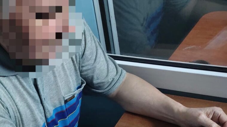 Россиянин-пенсионер в Киеве в трамвае цеплялся к малолетнему мальчику