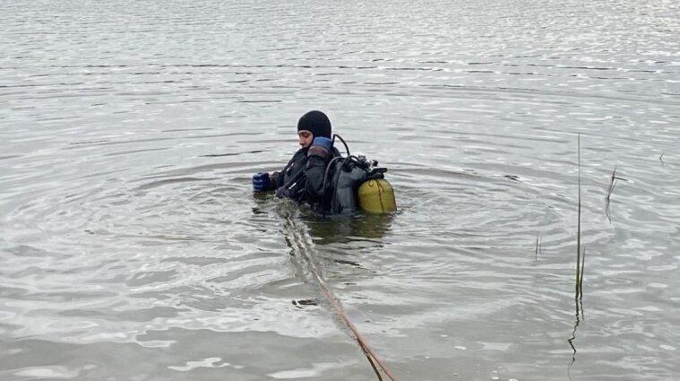 Тіла двох чоловіків знайшли в київському озері