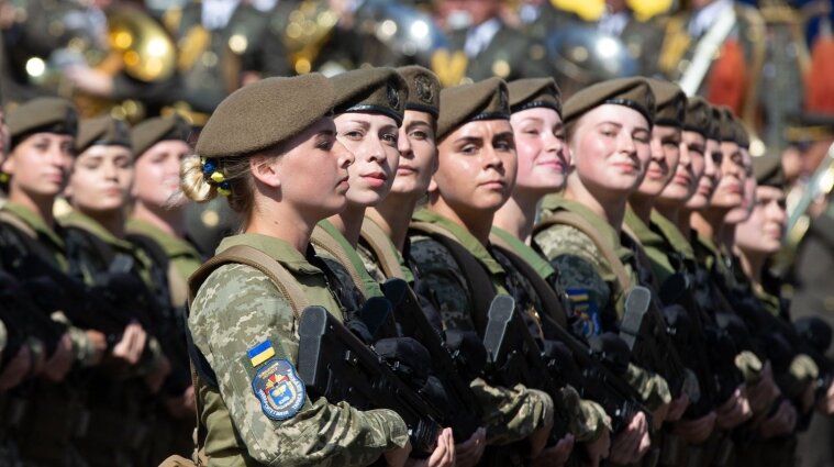 Воинский учет для женщин могут сделать добровольным