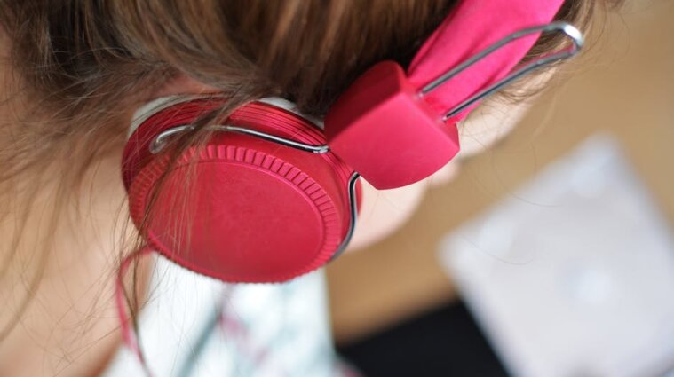 Почему возникают пороки слуха и как предотвратить это