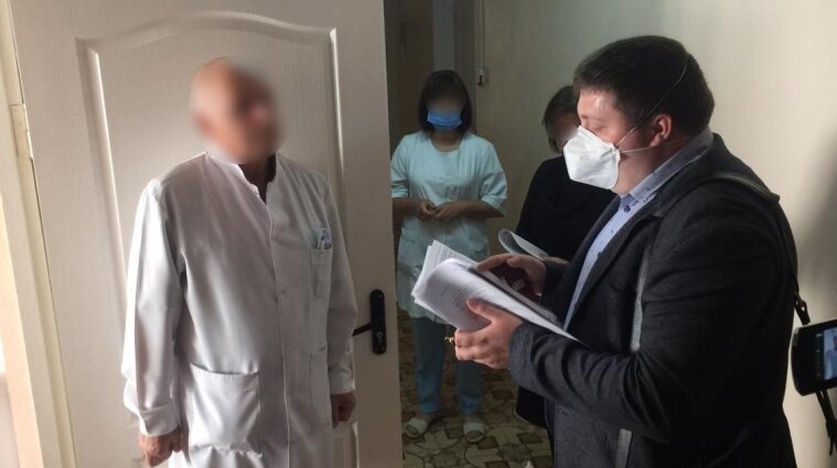 У Київській області чиновники продавали вакцину, призначену для мешканців інтернатів (відео)