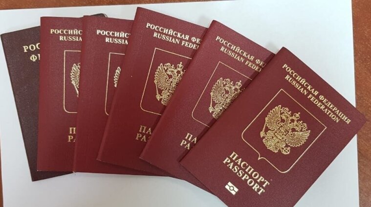 На Закарпатье россиянам продавали фальшивые документы и помогали пересечь границу