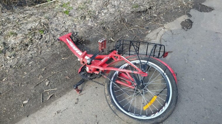 П'яний водій у Вінницькій області насмерть збив двох дітей на велосипеді - відео