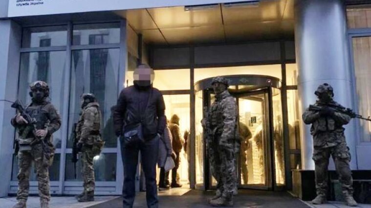 Колишній київський топ-податківець Володимир Гавриленко незаконно збагатився на 25 мільйонів та втік до США