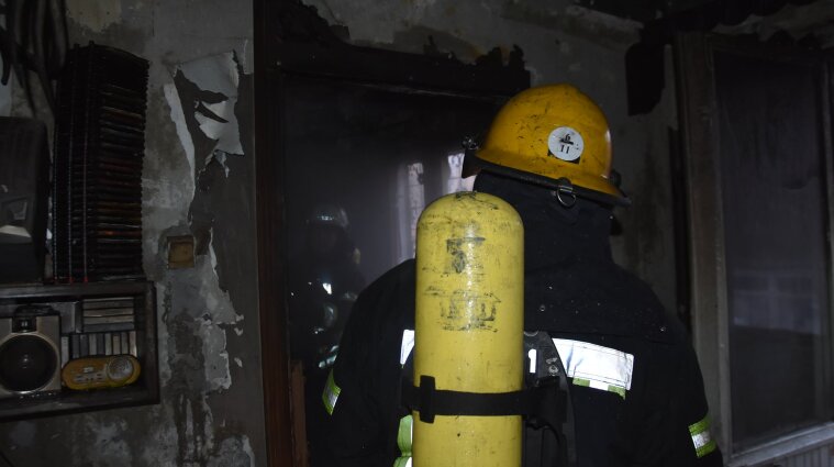 В Одессе во время тушения пожара погиб спасатель