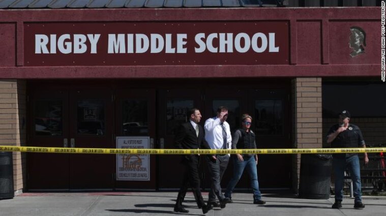 У США школярка відкрила вогонь по учнях: пістолет відібрав вчитель