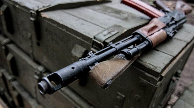 В Мирнограде нетрезвый военный расстрелял трех сослуживцев и покончил с собой