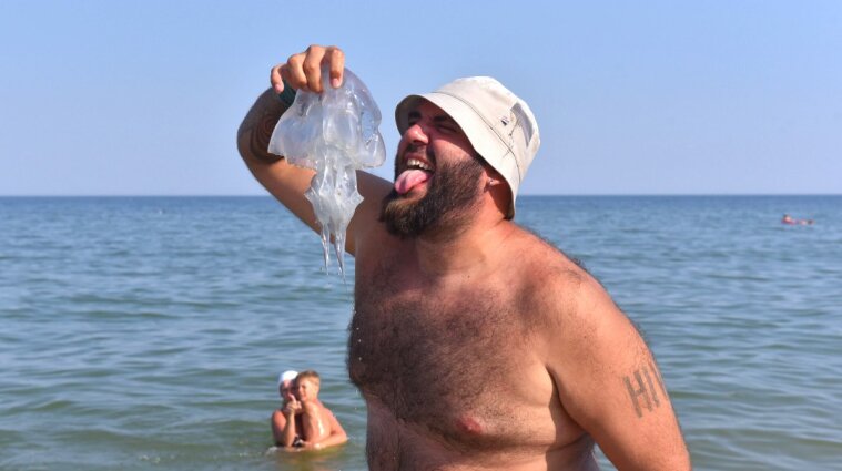 У Кирилівці розповіли, як боротимуться з медузами наступного курортного сезону