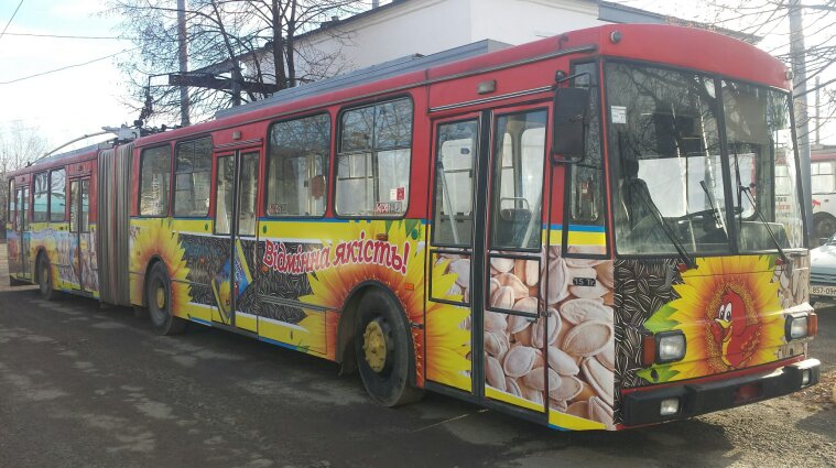 Пассажиры черновицких троллейбусов хотят слушать в салоне Баха и Бетховена