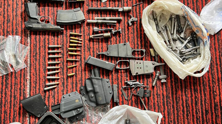 СБУ нейтралізувала два канали незаконного обігу зброї (фото)