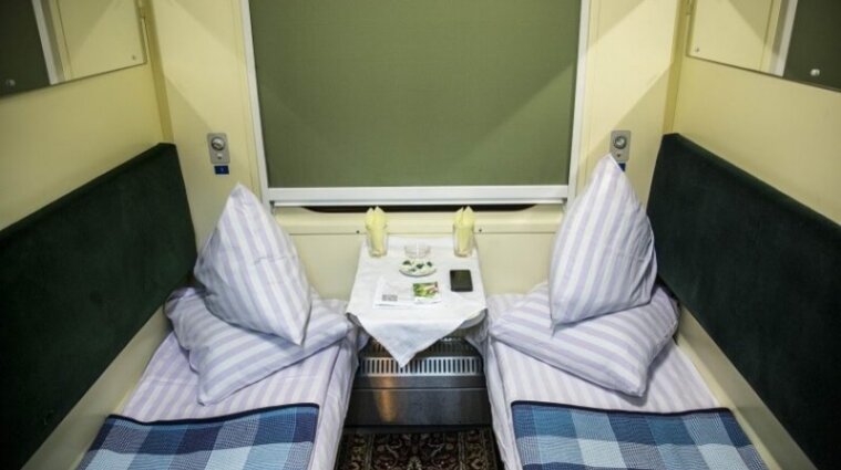 В Укрзализныце объяснили, в каких случаях разрешается приобрести постель непосредственно в вагонах поезда
