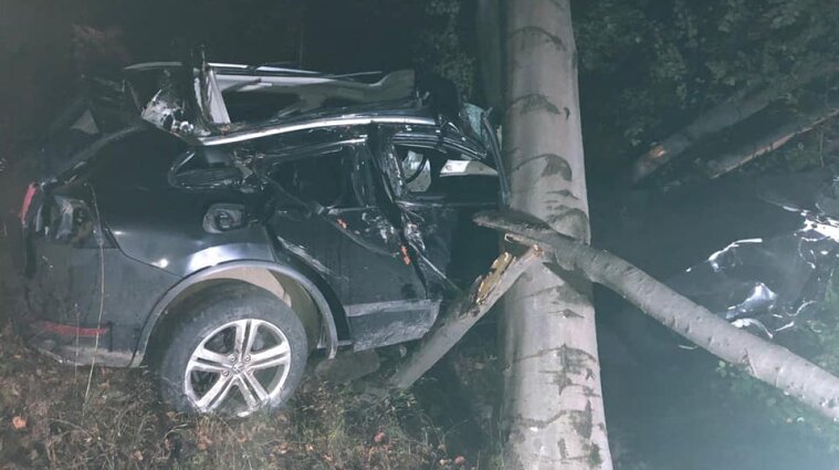 В Івано-Франківській області авто зірвалось в урвище: двоє загиблих, троє постраждалих