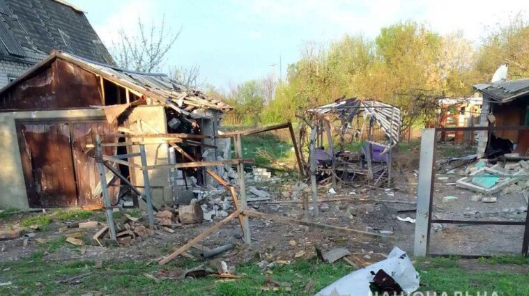 Оккупанты обстреляли 12 городов и сел Донбасса: среди погибших есть ребенок - фото