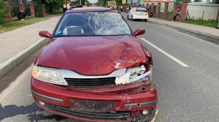 Во Львовской области в ДТП авто, маршрутки и скутера погиб школьник