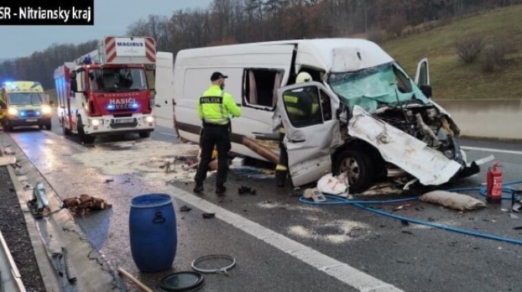 Український мікроавтобус втрапив у ДТП у Словаччині: є загиблі