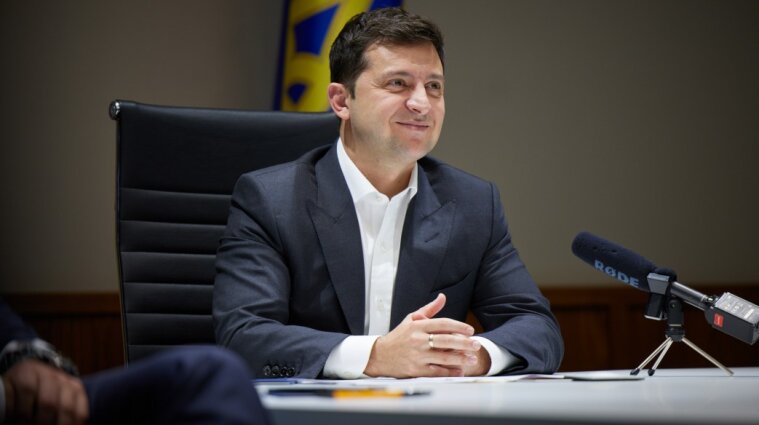Зеленский впервые возглавил президентский антирейтинг - опрос