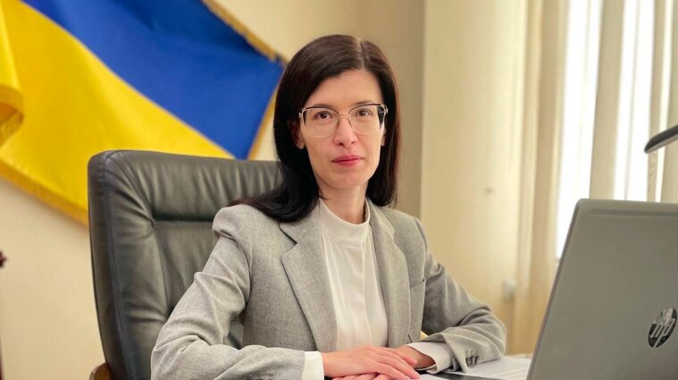 Председатель Счетной палаты Песчанская, сестра которой имеет тесные связи с семьей Зеленского, наняла трех советников