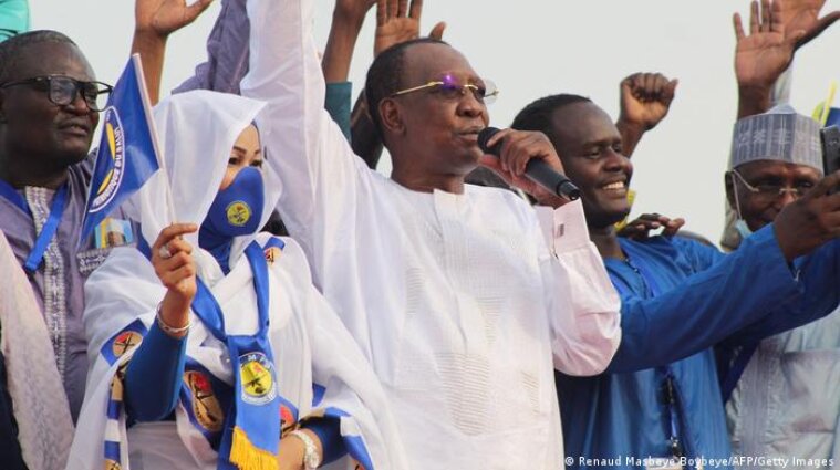 Президента Чада убили повстанцы через день после избрания на шестой срок