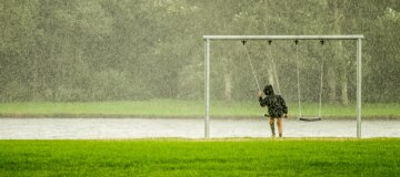 Частину України охоплять дощі: прогноз погоди на 15 травня