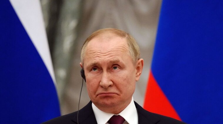 Депутаты в Моске потребовали отставки Путина