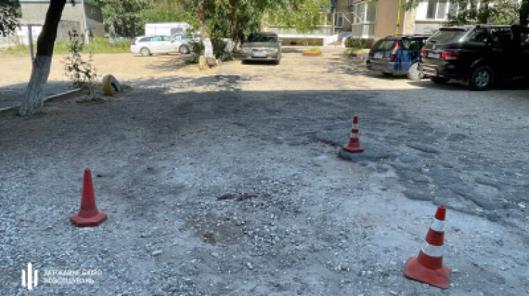 В Одесской области полицейский дважды переехал пенсионерку автомобилем и скрылся с места ДТП