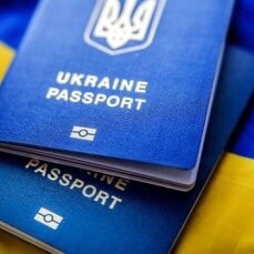 Хто з українських чоловіків зможе отримати паспорти за кордоном: перелік