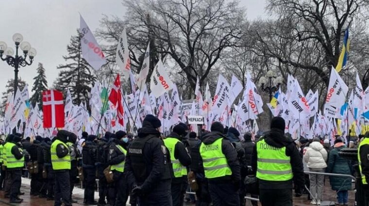 Протест ФЛП под Радой: перекрыли движение и стянули полицию