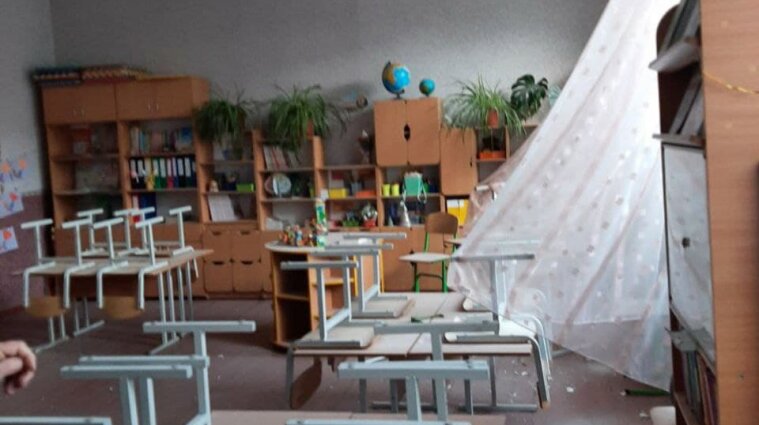 Окупанти стріляли по Авдіївці "Точкою-У" та "Градами": пошкоджено школи, будинки та газогін (фото)