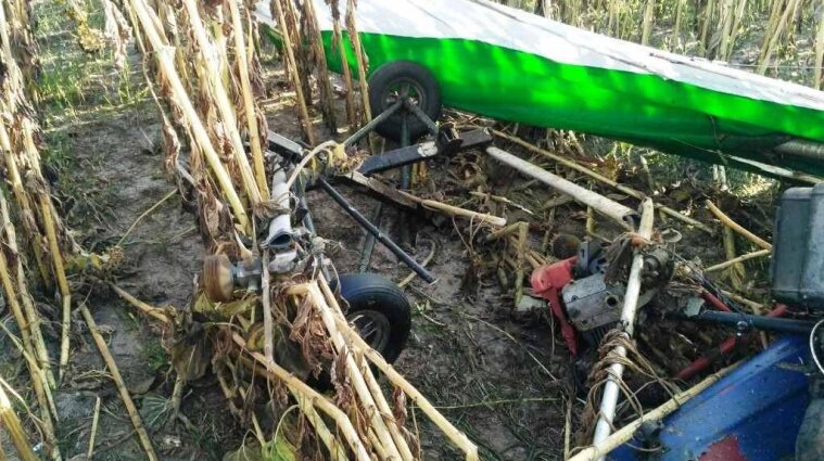 У Житомирській області у соняшникове поле впав дельтаплан, пілот загинув