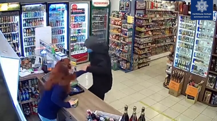 Озброєні підлітки грабували магазини у Запорізькій області - відео