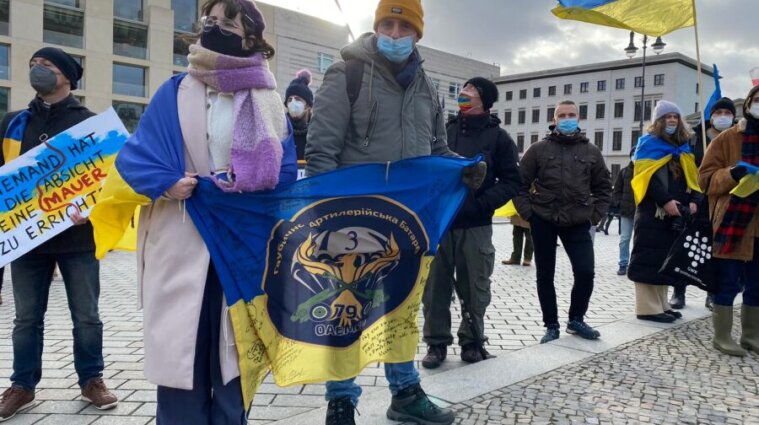 У Берліні поліція заборонила українські прапори на заходах 8 і 9 травня