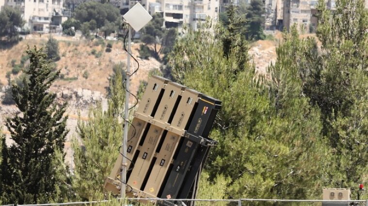 Израиль возобновил обстрелы Сектора Газа из-за шаров со взрывчаткой - видео